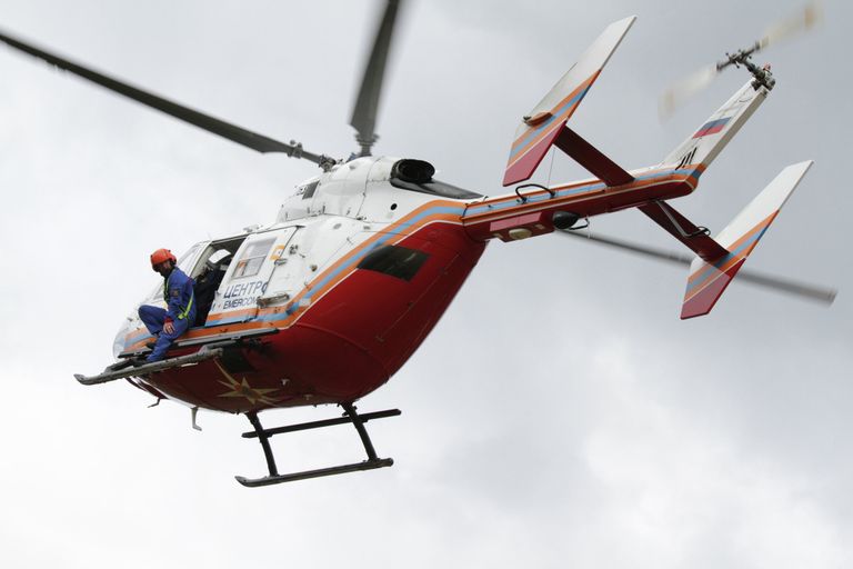 Вертолёт МЧС России вылетает на место катастрофы самолёта SSJ-100 Вертолёт МЧС России вылетает на место катастрофы самолёта SSJ-100