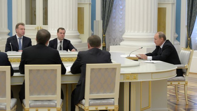 Совещание в Кремле о ходе выполнения указов президента РФ Совещание в Кремле о ходе выполнения указов президента РФ