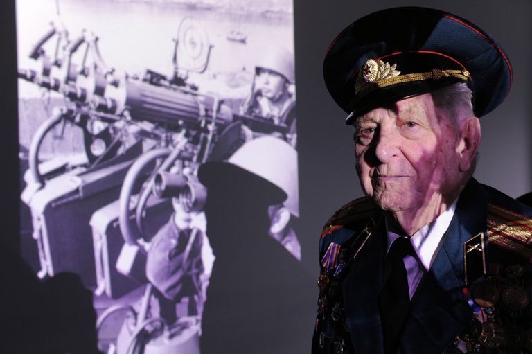 Ветеран Великой Отечественной войны, зенитчик Николай Иванович Поляков Ветеран Великой Отечественной войны, зенитчик Николай Иванович Поляков