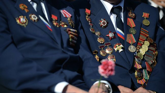 Ветераны на Красной площади перед началом парада. Архивное фото Ветераны на Красной площади перед началом парада. Архивное фото