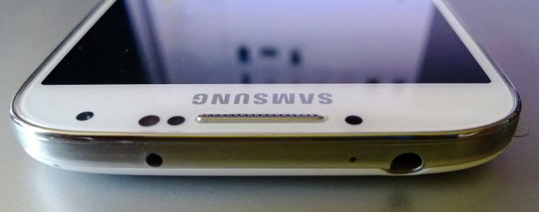 Samsung Galaxy S4. Выходы датчиков на поверхность
