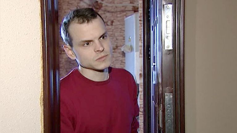Сосед о странном поведении курсанта накануне убийства семьи сотрудника ФСКН Сосед о странном поведении курсанта накануне убийства семьи сотрудника ФСКН