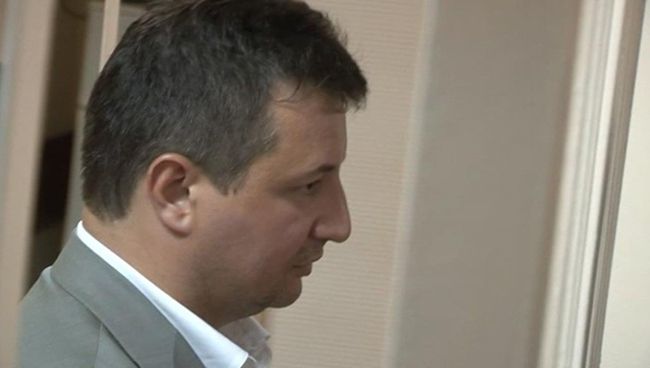 Топ-менеджеров Росбанка посадили под домашний арест. Кадры из зала суда