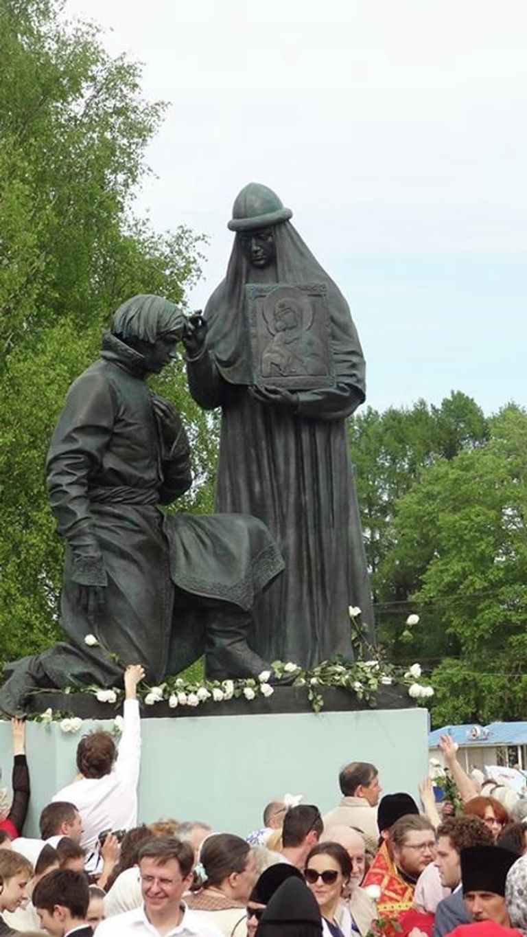 Памятник царю Михаилу Романову в Костроме Памятник царю Михаилу Романову в Костроме