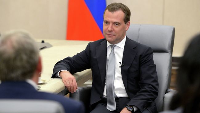 Д. Медведев дал интервью газете Комсомольская правда