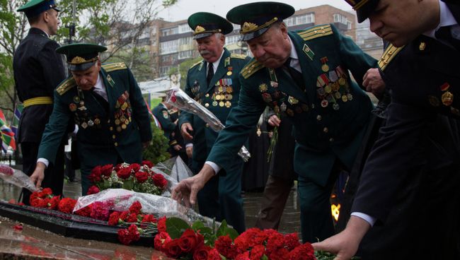 Возложение цветов к мемориалу пограничникам прошло во Владивостоке