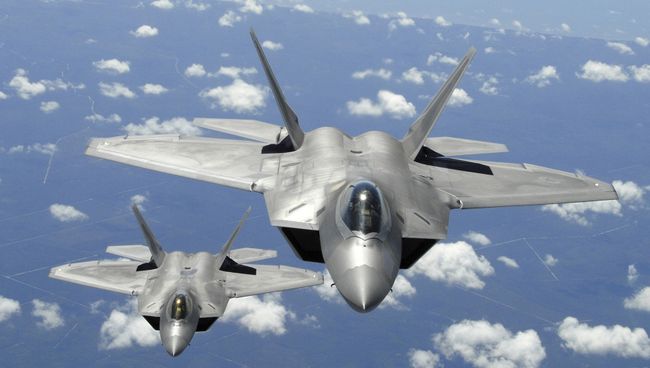 Истребитель F-22 Raptor Истребитель F-22 Raptor
