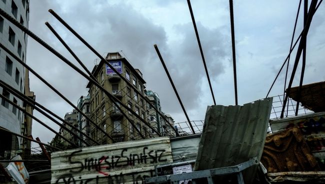 Столкновения протестующих и полиции в Турции Столкновения протестующих и полиции в Турции