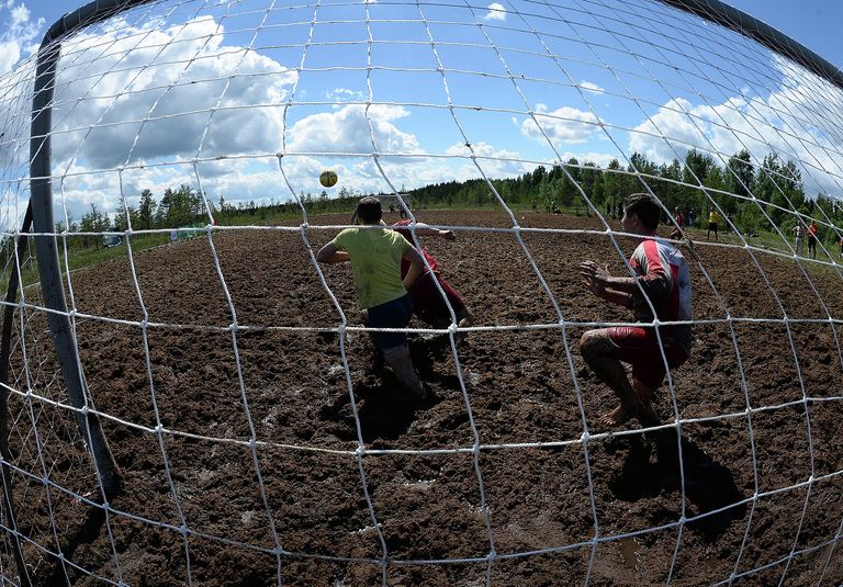 Футбол на болоте в Ленобласти Футбол на болоте в Ленобласти