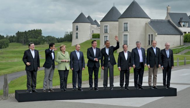 Церемония совместного фотографирования участников саммита G8 Церемония совместного фотографирования участников саммита G8
