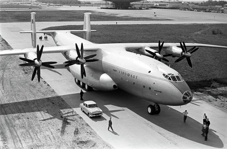 Самолет Ан-22 Антей Самолет Ан-22 Антей