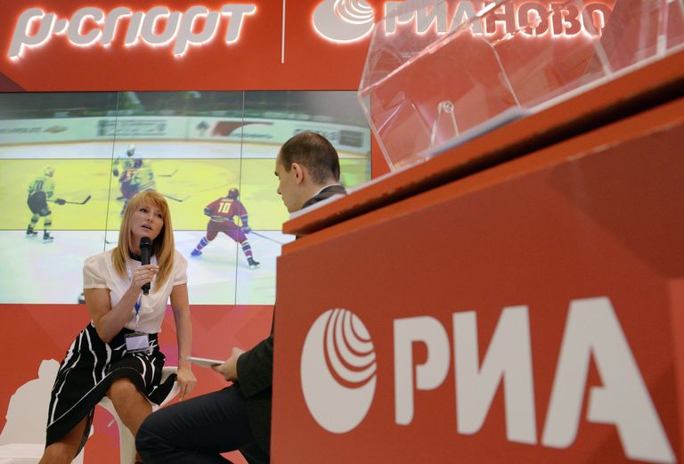 Депутат Госдумы РФ Светлана Журова на стенде РИА Новости на XVII Петербургском международном экономическом форуме Депутат Госдумы РФ Светлана Журова на стенде РИА Новости на XVII Петербургском международном экономическом форуме