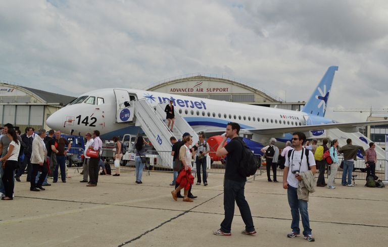 Sukhoi Superjet 100 на авиасалоне Ле Бурже Sukhoi Superjet 100 на авиасалоне Ле Бурже