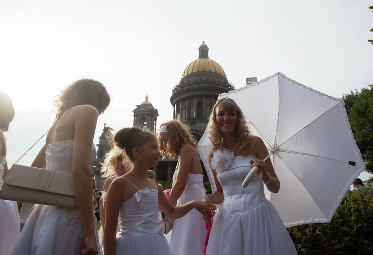 Флешмоб «Сбежавшие невесты» в Петербурге Флешмоб «Сбежавшие невесты» в Петербурге