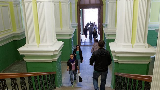 Абитуриенты Томского госуниверситета, архивное фото