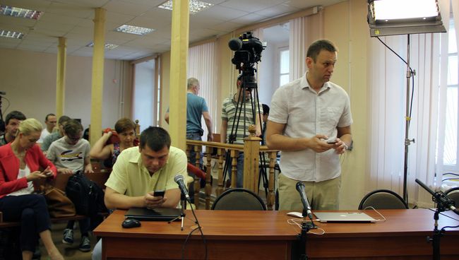 Петр Офицеров и Алексей Навальный в Ленинском районном суде города Кирова Петр Офицеров и Алексей Навальный в Ленинском районном суде города Кирова