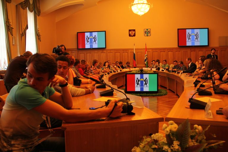 Встреча блогеров с губернатором Новосибирской области Василием Юрченко на НеФоруме Встреча блогеров с губернатором Новосибирской области Василием Юрченко на НеФоруме