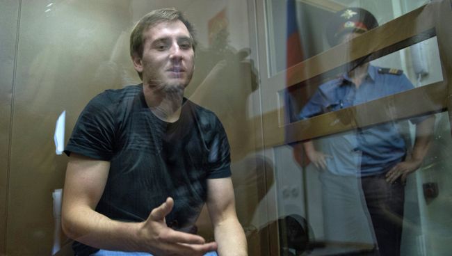 Один из опознанных нападавших Артур Минбулатов, обвиняемый по делу об избиении депутата госдумы от ЛДПР Романа Худякова