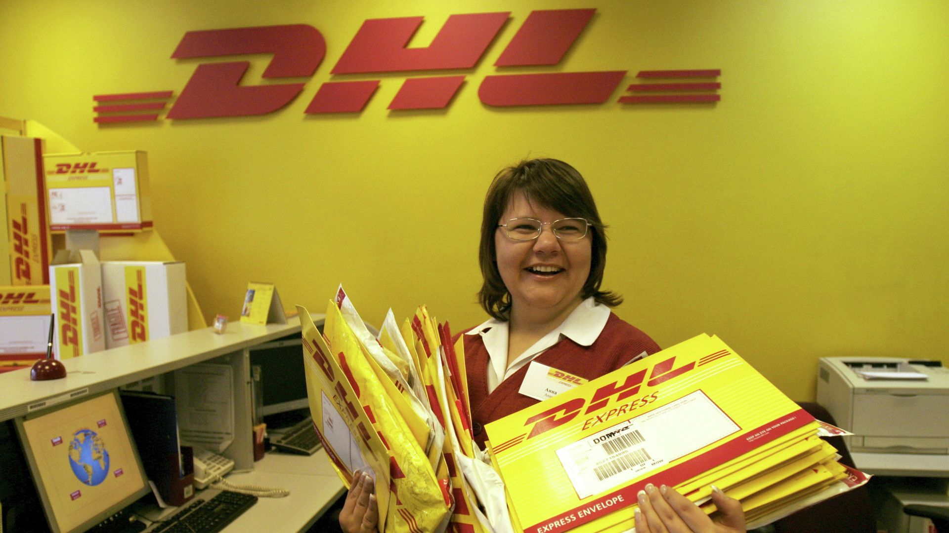 Работа компании DHL - РИА Новости, 1920, 20.04.2025