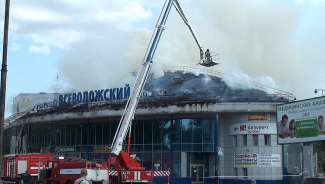Пожар в торговом центре в Ленобласти Пожар в торговом центре в Ленобласти