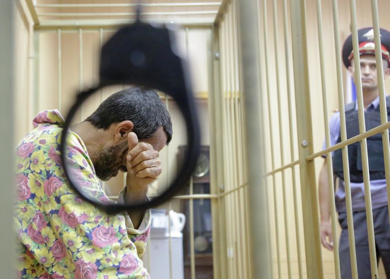Водитель КамАЗа, врезавшегося в пассажирский автобус под Подольском