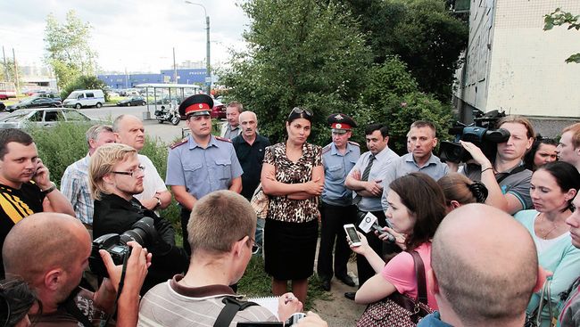 Народный сход на Хасанской улице в Петербурге