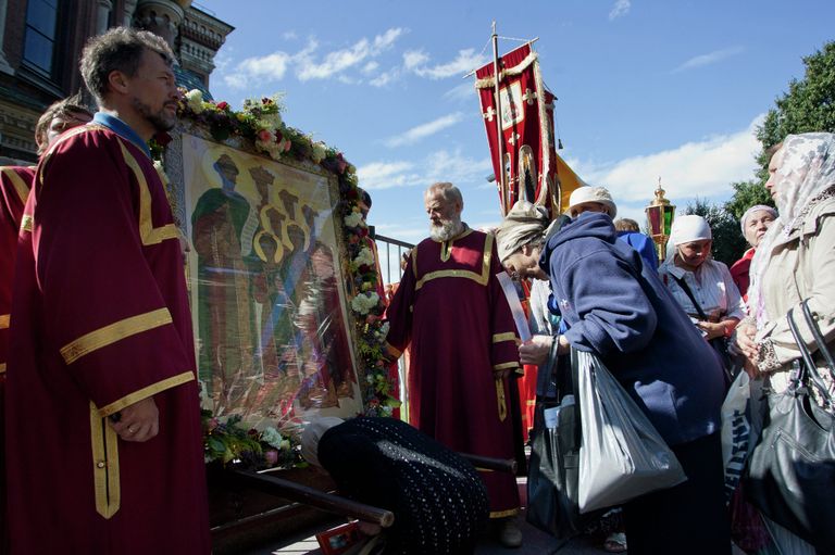 Крестный ход, посвященный памяти Николая II и его семьи