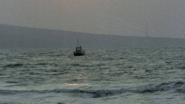 Судно в море. Архивное фото Судно в море. Архивное фото