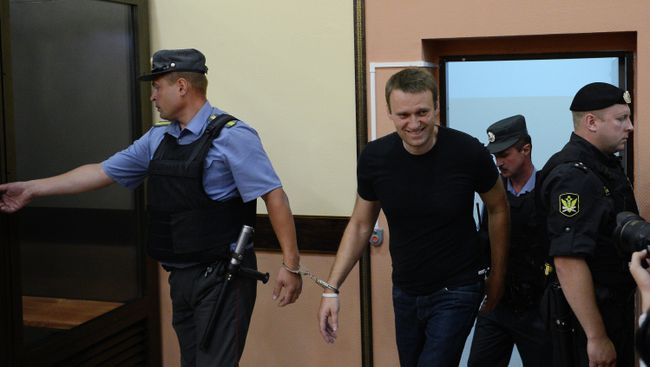Суд Навального и Офицерова об освобождении из-под стражи Суд Навального и Офицерова об освобождении из-под стражи