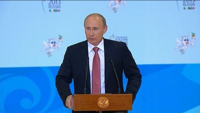Путин посоветовал критикам Универсиады заняться спортом