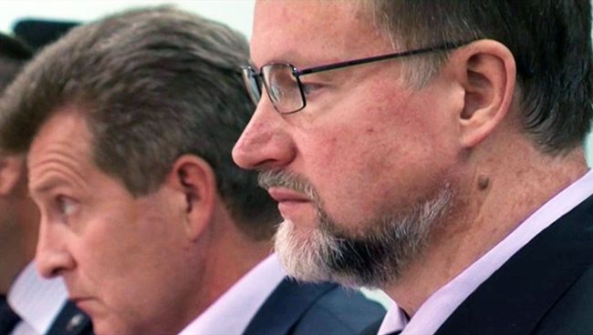 Экс-губернатор Дудка получил 9,5 года колонии за взятку. Кадры из суда