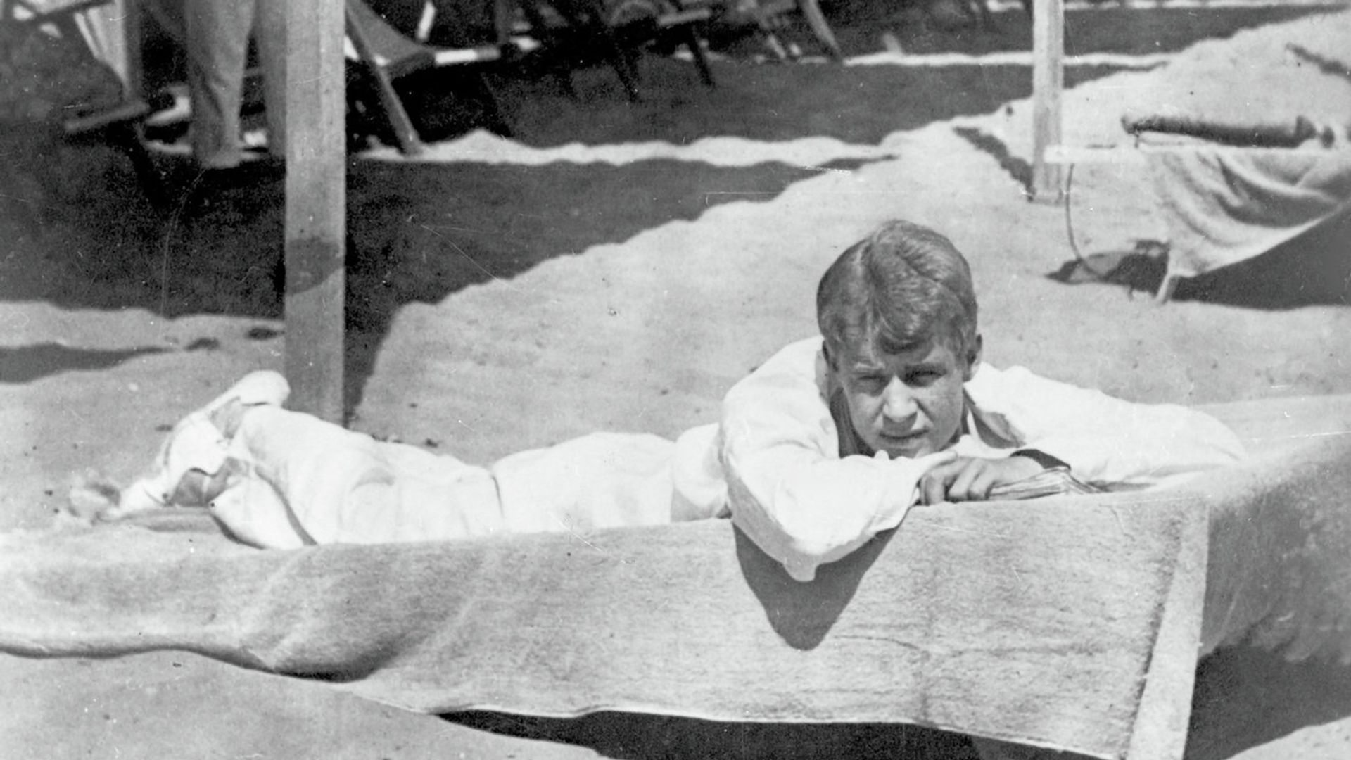 Поэт Сергей Есенин в Италии Поэт Сергей Есенин в Италии - РИА Новости, 1920, 06.06.2021