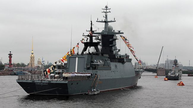 Репетиция парада ко Дню ВМФ в Петербурге Репетиция парада ко Дню ВМФ в Петербурге