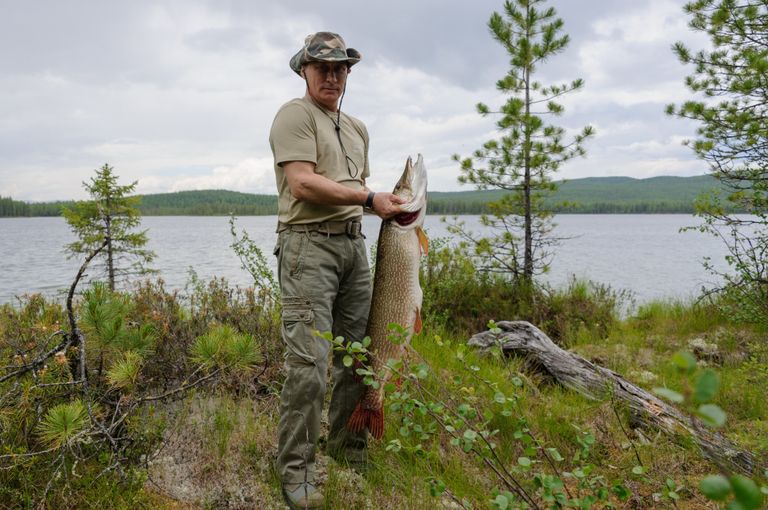 Владимир Путин во время рыбалки в Красноярском крае 