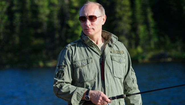 Владимир Путин во время визита в Саяно-Шушенский биосферный заповедник Владимир Путин во время визита в Саяно-Шушенский биосферный заповедник