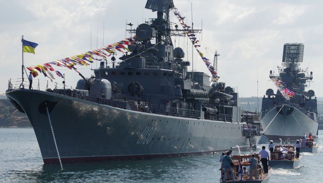Парад к Дню ВМФ. Архивное фото Парад к Дню ВМФ. Архивное фото