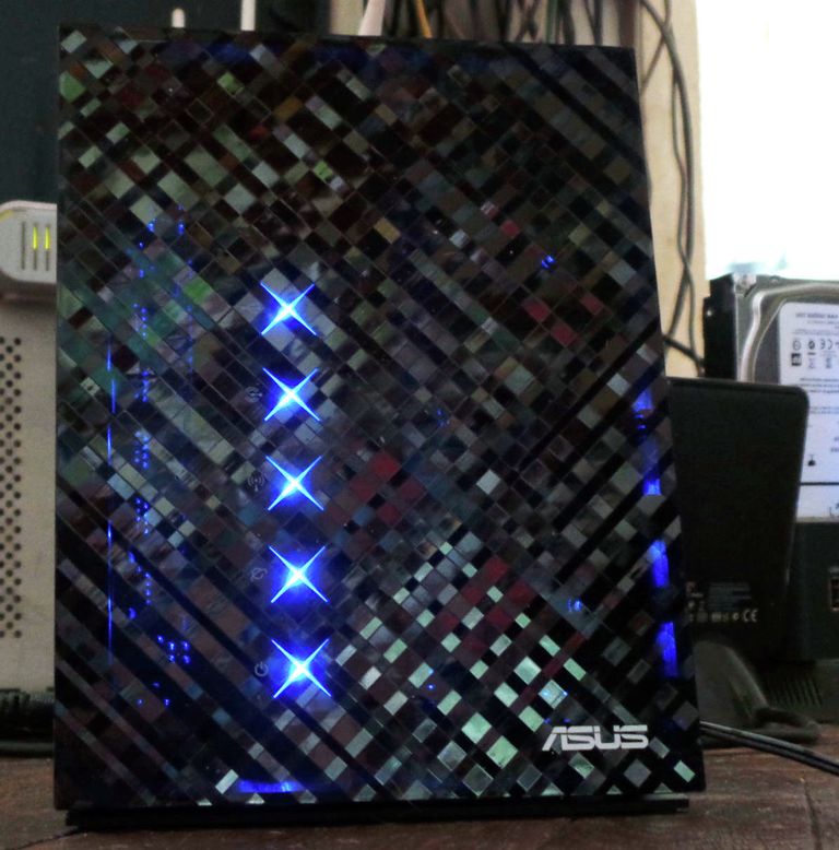 Роутер ASUS RT-N14U Роутер ASUS RT-N14U