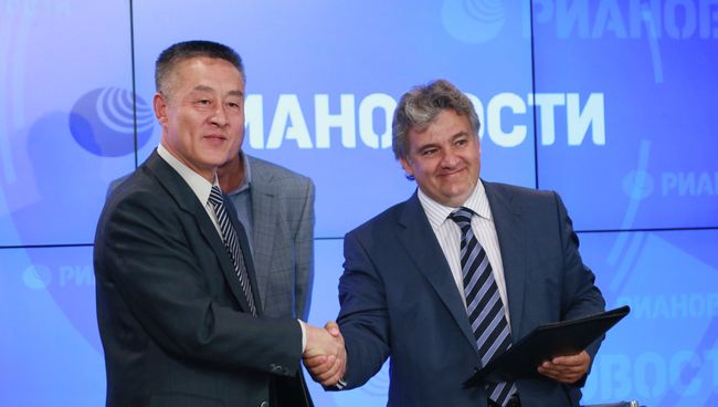 Российская компания SPB TV и китайское информационное агентство Синьхуа подписали официальный договор Российская компания SPB TV и китайское информационное агентство Синьхуа подписали официальный договор