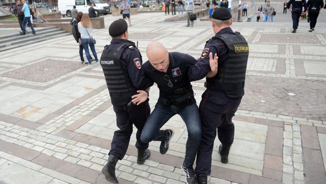 Полиция и фанаты, архивное фото