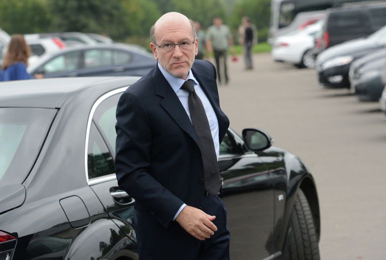 Руководитель рабочей группы по созданию МФЦ при Совете при президенте России по развитию финансового рынка РФ Александр Волошин во время церемонии прощания с сооснователем Яндекса Ильей Сегаловичем Руководитель рабочей группы по созданию МФЦ при Совете при президенте России по развитию финансового рынка РФ Александр Волошин во время церемонии прощания с сооснователем Яндекса Ильей Сегаловичем