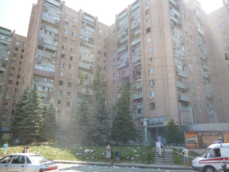 Взрыв газа в доме в Луганске