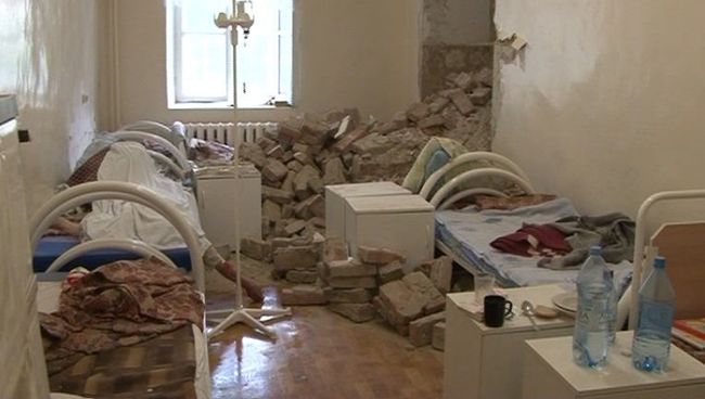Обрушение стены в городской больнице №1 в центре Красноярска Обрушение стены в городской больнице №1 в центре Красноярска