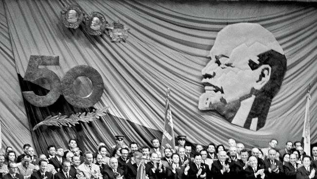 Празднование 50-летия Азербайджанской ССР. Вручение ордена Октябрьской революции республике. Баку, 1970 Празднование 50-летия Азербайджанской ССР. Вручение ордена Октябрьской революции республике. Баку, 1970