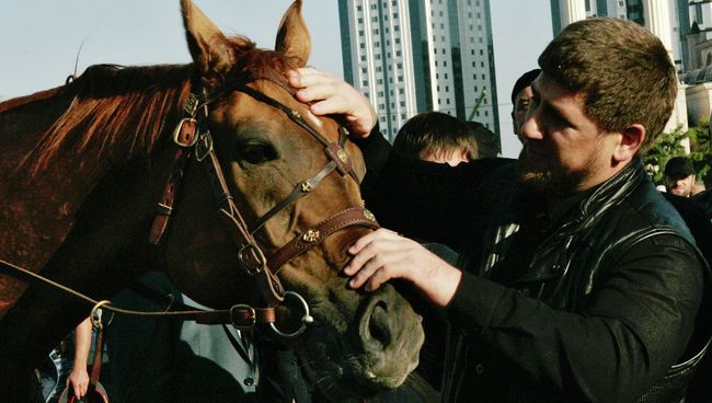 Глава Чечни Рамзан Кадыров, архивное фото Глава Чечни Рамзан Кадыров, архивное фото