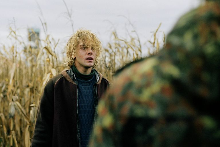 Кадр из фильма Том на ферме Кадр из фильма Том на ферме
