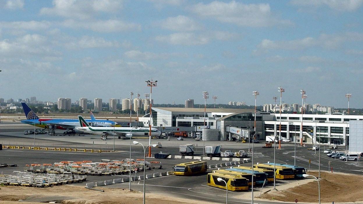 Аэропорт имени Давида Бен-Гуриона в Тель-Авиве Аэропорт имени Давида Бен-Гуриона в Тель-Авиве - РИА Новости, 1920, 09.10.2023