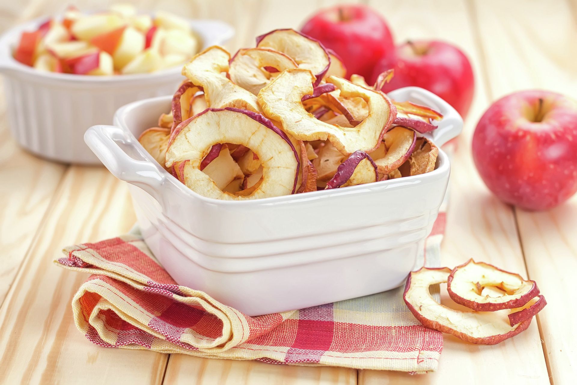 Сушеные яблоки Сушеные яблоки - РИА Новости, 1920, 06.03.2022