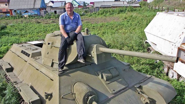 Максим Свекла на башне Т-34.