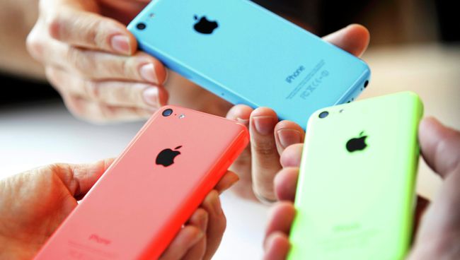 Презентация cмартфона iPhone 5C. Фото с места события