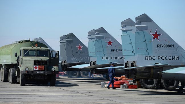 Многоцелевые истребители МиГ-29 на военном аэродроме Приволжский в Астраханской области. Архивное фото